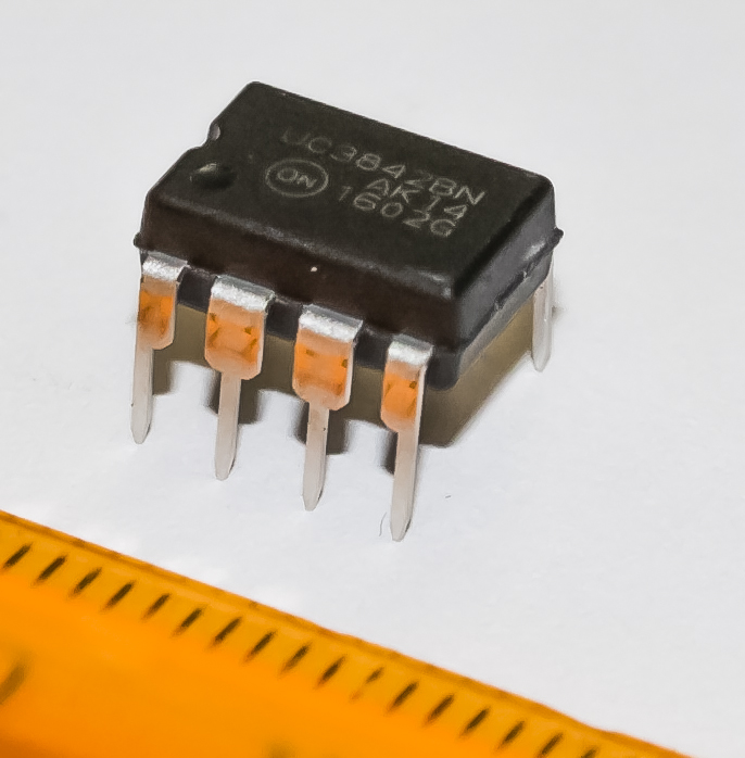 30601078 UC3842BN DIP8 ON <br>(Артикул: 0600.116900)