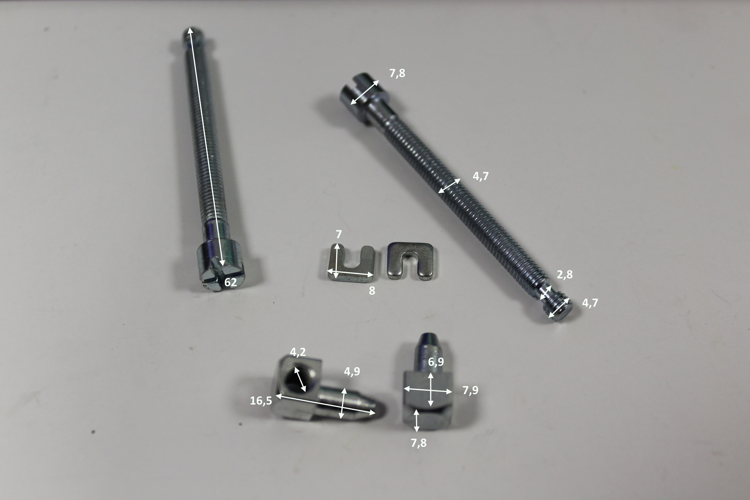 YS45-52F028 Винт натяжения цепи+упор натяжения (0801.028600+0801.028500) <br>(Артикул: 0801.028550)